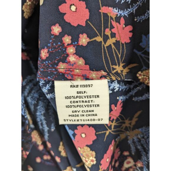 Collective Concepts Floral Blouse M Navy Split VNeck Roll Tab Sleeve Lightweight - Picture 4 of 8